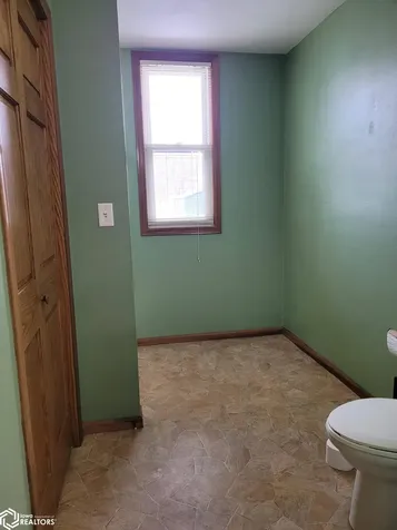 327 N Shuffleton Street Sigourney IA 52591