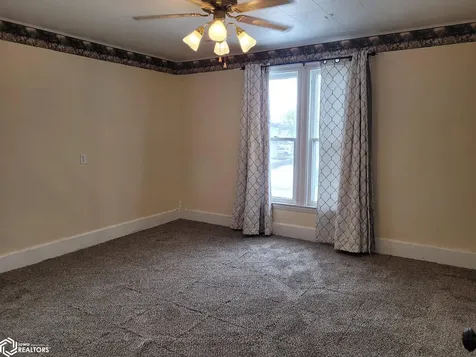 327 N Shuffleton Street Sigourney IA 52591