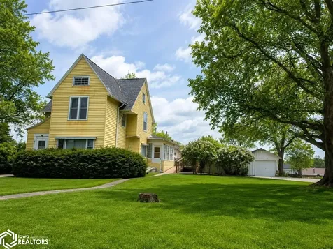 327 N Shuffleton Street Sigourney IA 52591