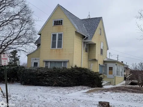 327 N Shuffleton Street Sigourney IA 52591