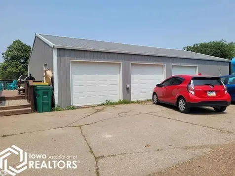 110 N College Agency IA 52530