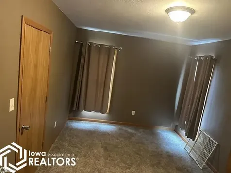 110 N College Agency IA 52530