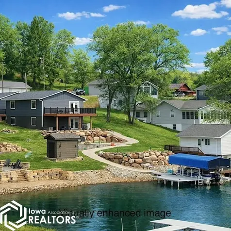 4223 W Lakeshore Drive Brooklyn IA 52211