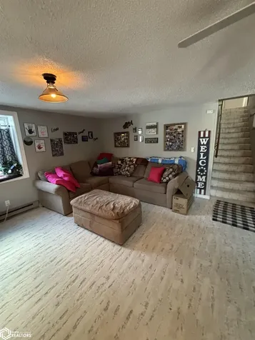 4223 W Lakeshore Drive Brooklyn IA 52211