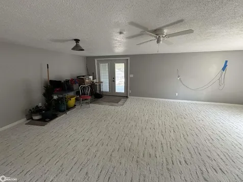 4223 W Lakeshore Drive Brooklyn IA 52211