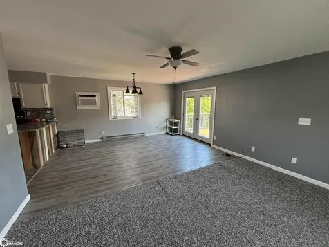 4223 W Lakeshore Drive Brooklyn IA 52211