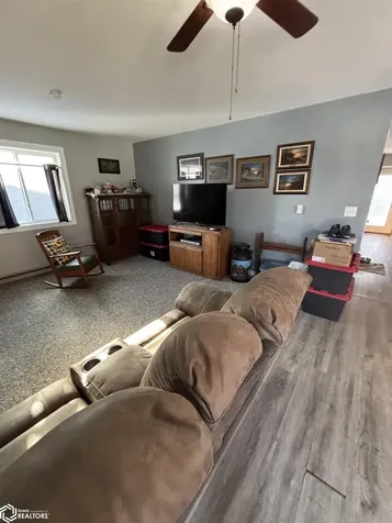 4223 W Lakeshore Drive Brooklyn IA 52211