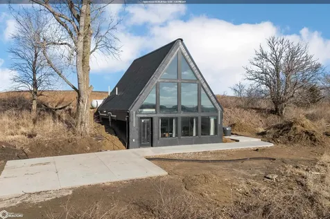 2613 335th Street Chelsea IA 52215