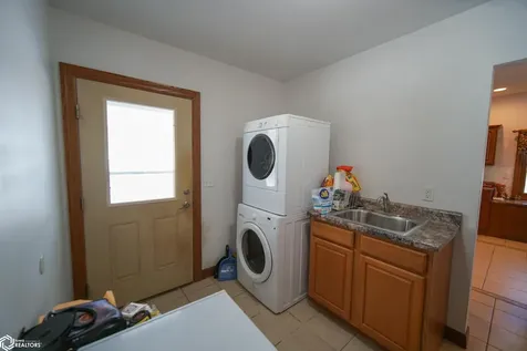 515 2nd Avenue Ackley IA 50601