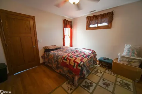 515 2nd Avenue Ackley IA 50601