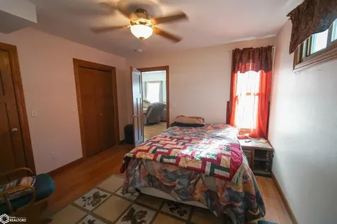515 2nd Avenue Ackley IA 50601