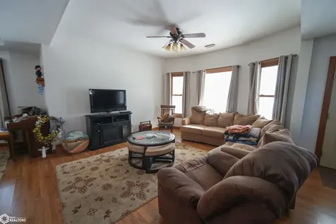 515 2nd Avenue Ackley IA 50601