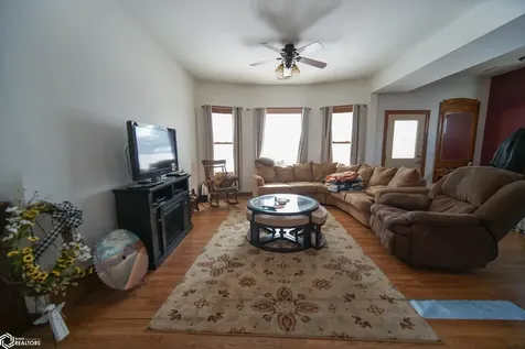 515 2nd Avenue Ackley IA 50601