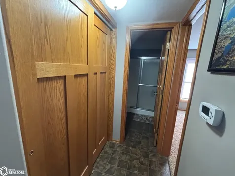 4220-4219 W Lakeshore Drive Brooklyn IA 52211