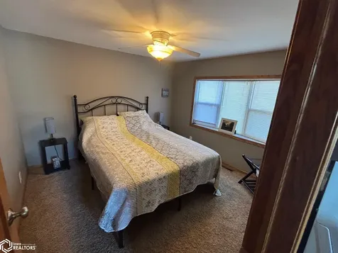 4220-4219 W Lakeshore Drive Brooklyn IA 52211