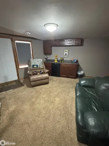 4220-4219 W Lakeshore Drive Brooklyn IA 52211