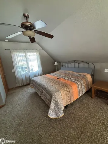 4220-4219 W Lakeshore Drive Brooklyn IA 52211