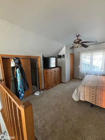 4220-4219 W Lakeshore Drive Brooklyn IA 52211