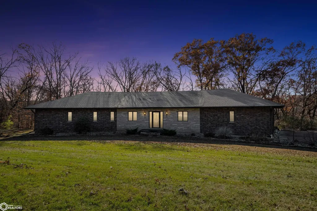 2610 312th Street Danville IA 52623