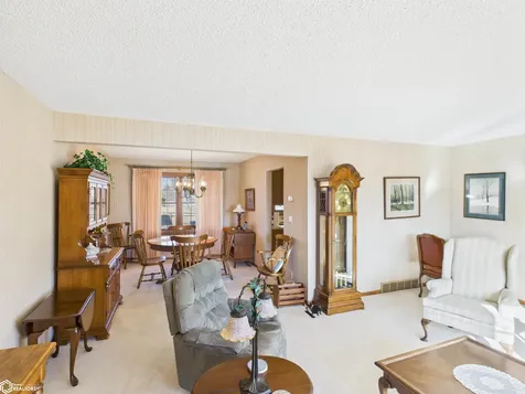 187 E Rochester Road Ottumwa IA 52501