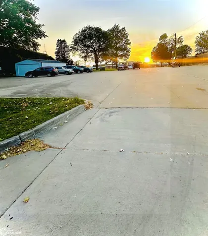 409 S Park Lane Drive Knoxville IA 50138