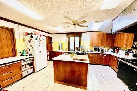409 S Park Lane Drive Knoxville IA 50138