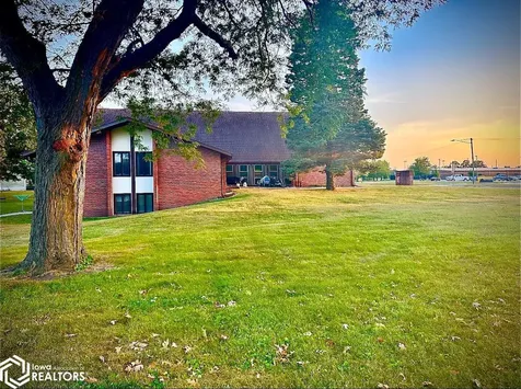 409 S Park Lane Drive Knoxville IA 50138