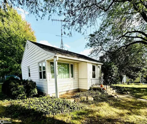 306 School Street Iowa Falls IA 50126