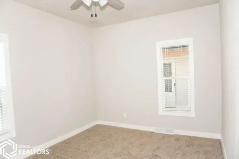 323 E Manning Avenue Ottumwa IA 52501