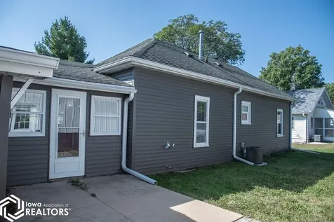 323 E Manning Avenue Ottumwa IA 52501