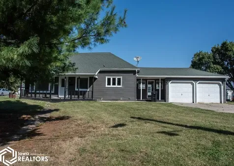 323 E Manning Avenue Ottumwa IA 52501