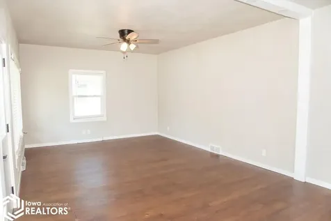 323 E Manning Avenue Ottumwa IA 52501