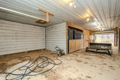 2010 Suffolk Road Oskaloosa IA 52577