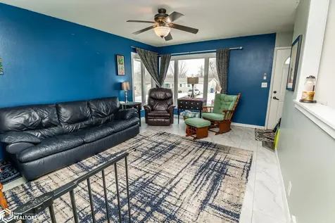 1207 Glenwood Terrace Marshalltown IA 50158