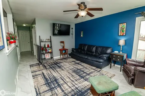 1207 Glenwood Terrace Marshalltown IA 50158