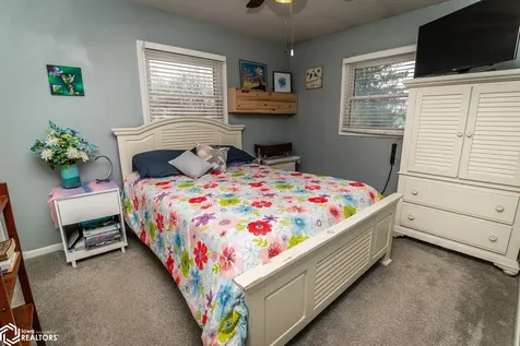 1207 Glenwood Terrace Marshalltown IA 50158