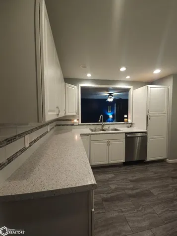 1207 Glenwood Terrace Marshalltown IA 50158
