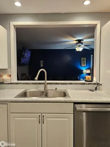 1207 Glenwood Terrace Marshalltown IA 50158