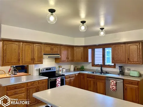 516 N G Street Oskaloosa IA 52577
