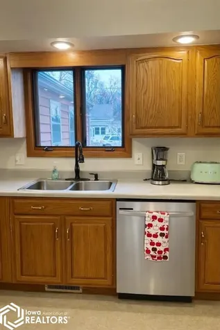 516 N G Street Oskaloosa IA 52577
