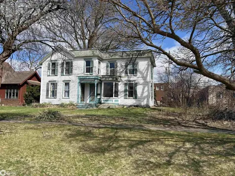 615 1st Avenue Ackley IA 50601
