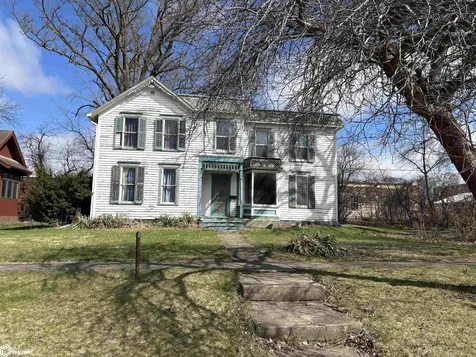 615 1st Avenue Ackley IA 50601