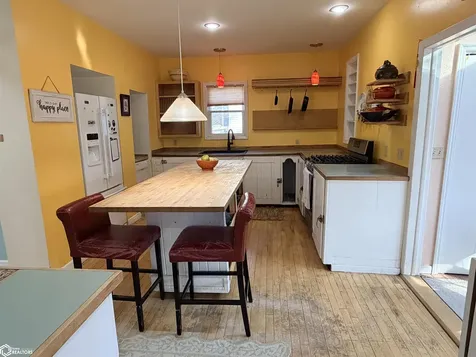 300 E Madison Avenue Fairfield IA 52556