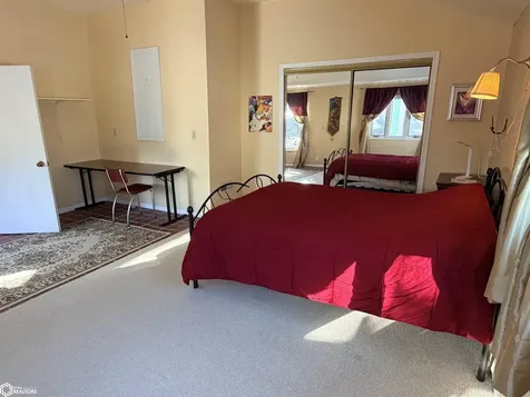300 E Madison Avenue Fairfield IA 52556