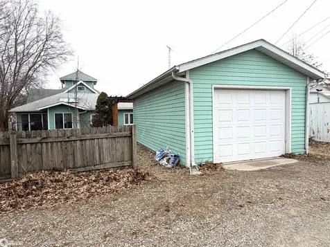300 E Madison Avenue Fairfield IA 52556