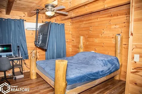 512 N Brandon Moravia IA 52571