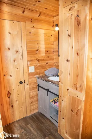 512 N Brandon Moravia IA 52571