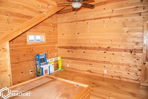 512 N Brandon Moravia IA 52571