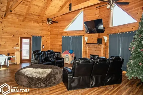 512 N Brandon Moravia IA 52571