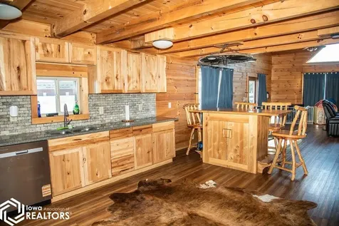 512 N Brandon Moravia IA 52571